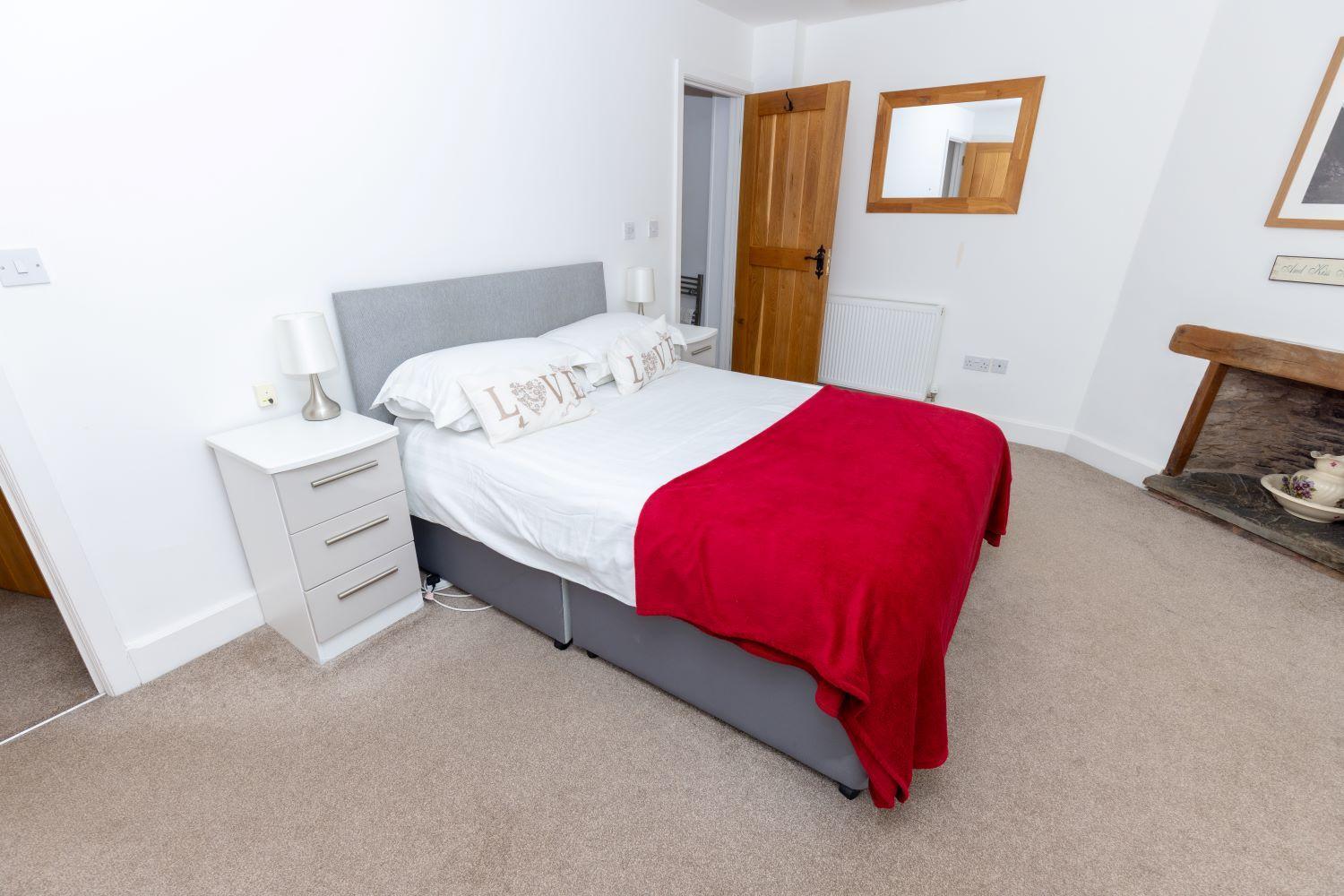 Вилла Revelstoke Park House Noss Mayo Экстерьер фото